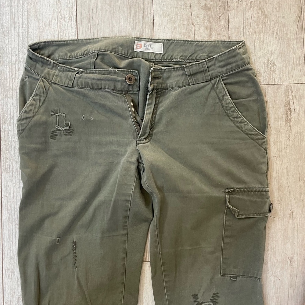 BKE Cargo Boot Cut Jeans Distressed Size 28 x 35-1/2 - Picture 4 of 9